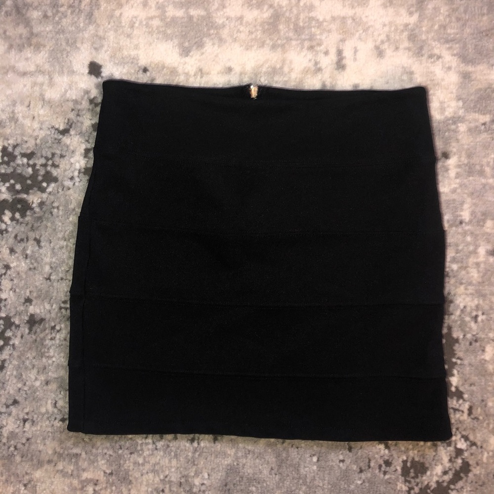 Ambiance Apparel Black Bandage Mini Skirt, size small